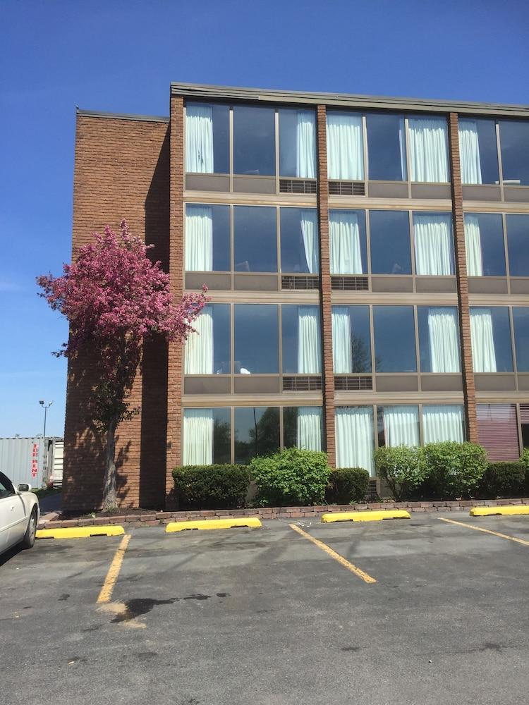 Days Inn Syracuse East Syracuse Exterior photo