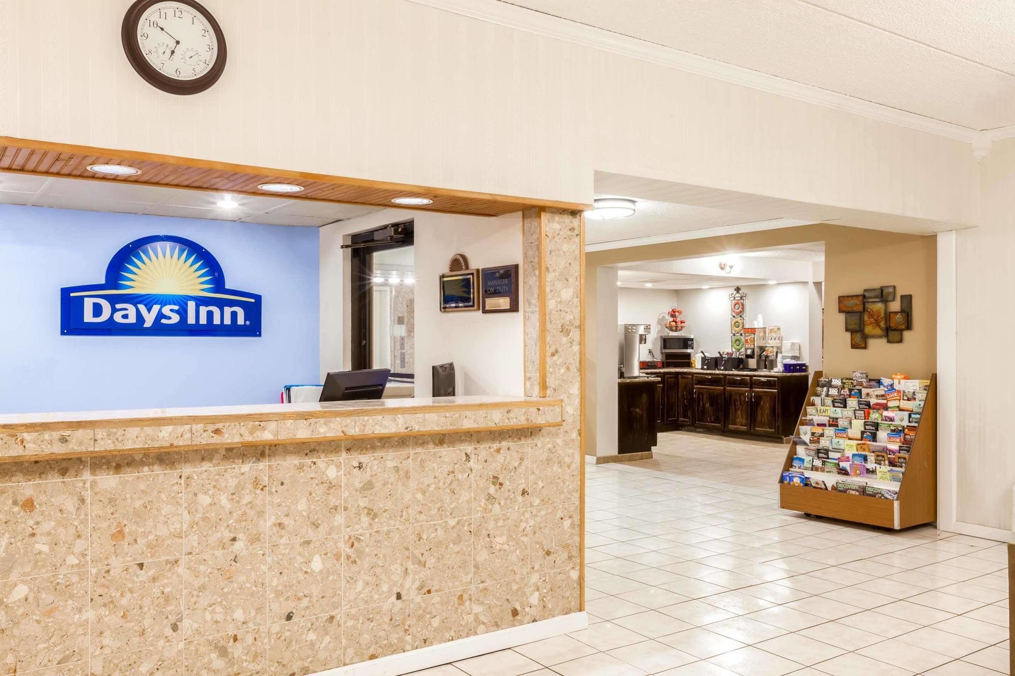 Days Inn Syracuse East Syracuse Exterior photo